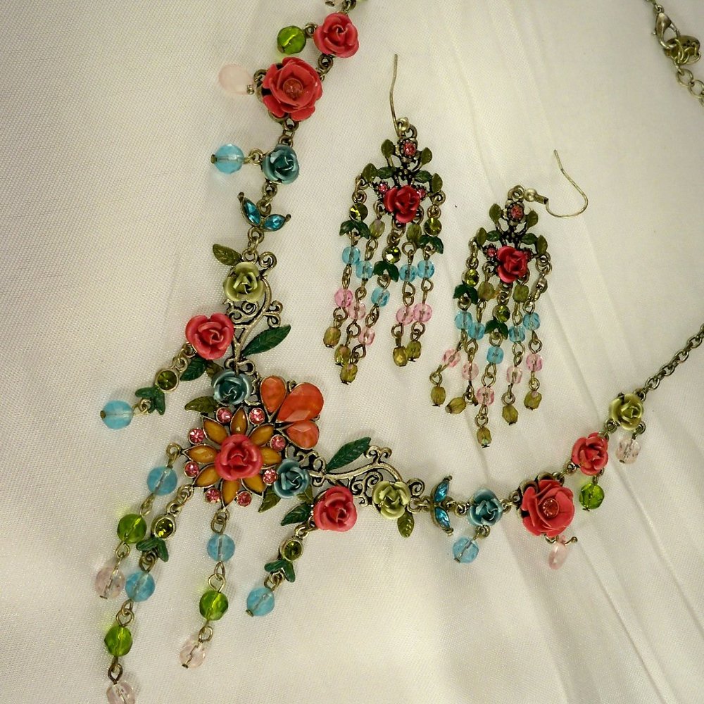 New Jennie B Flowers, Rhinestones, Beads Vintage Necklace & Earrings